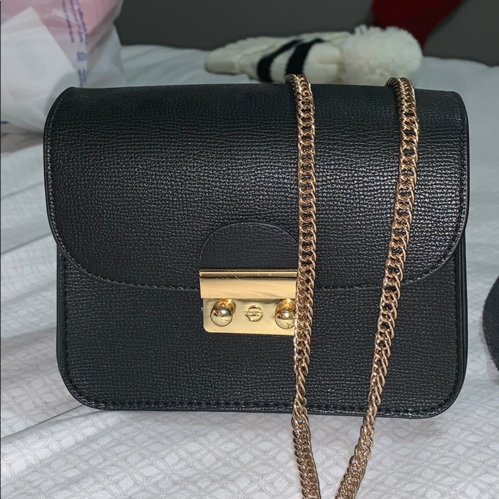 Black Crossbody